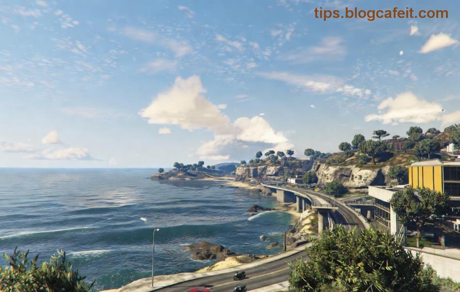 Herní scéna z GTA Online s hráčem připraveným na akce