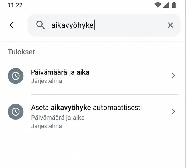 Androidin Asetukset-haussa näkyvät aikavyöhykettä ja päivämäärää koskevat hakutulokset.