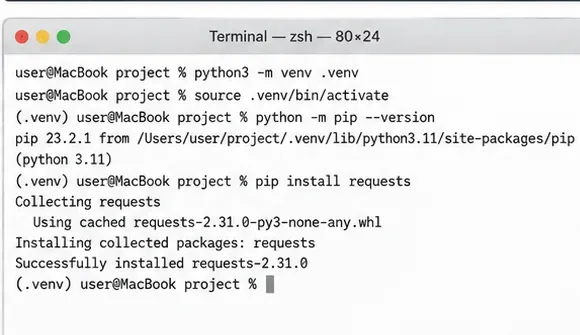 Terminál zobrazující vytvoření a aktivaci prostředí dot-venv následovanou kontrolou verze pip a instalací balíčku.